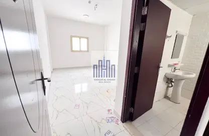 شقة - 1 حمام للايجار في طريق فاير ستاشن - مويلح - الشارقة