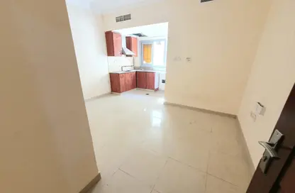 Apartment - 1 Bathroom for rent in Fire Station Road - Muwaileh - Sharjah