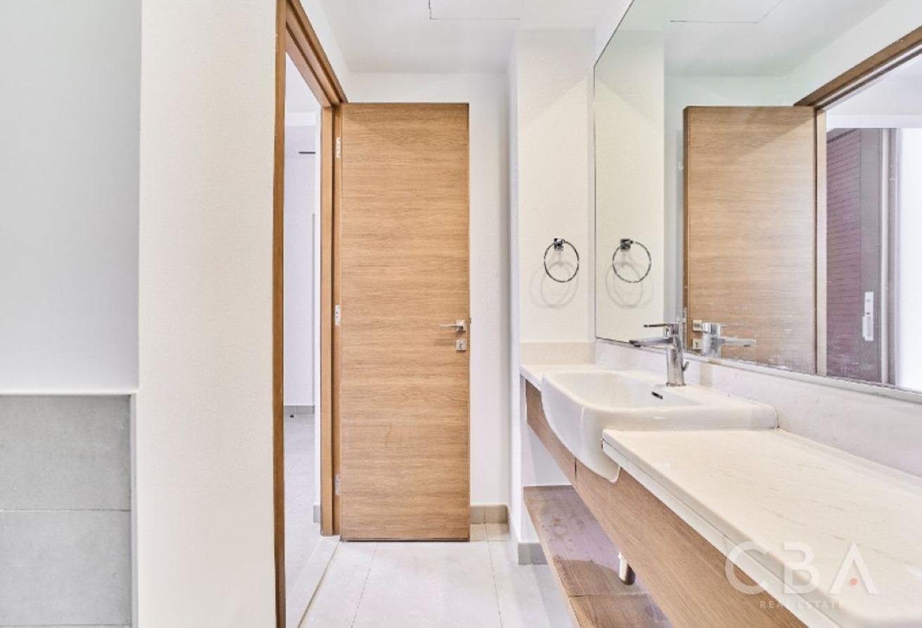 Negotiable | Close to Ammenties | Prime Location photo 10