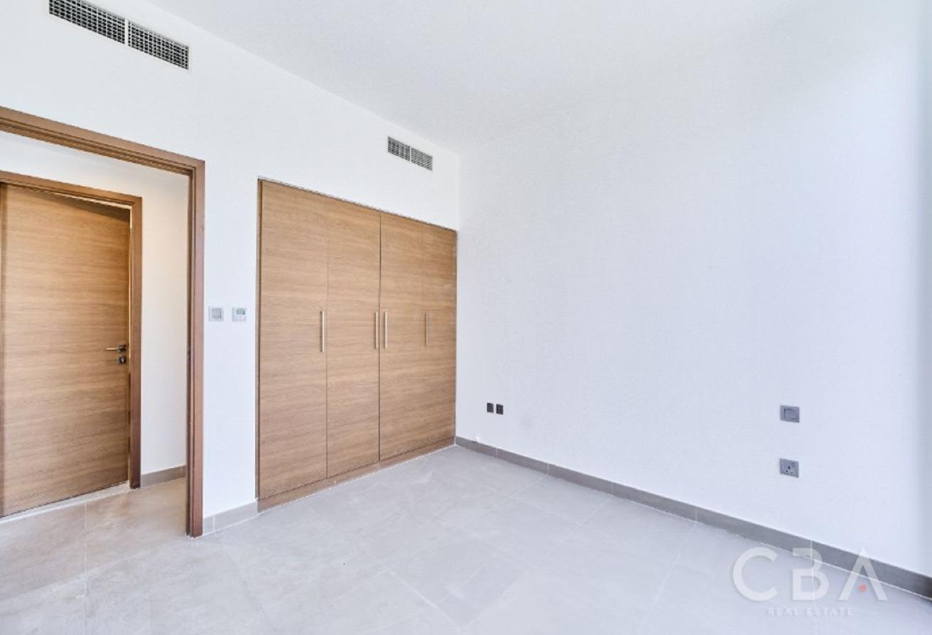 Negotiable | Close to Ammenties | Prime Location photo 5