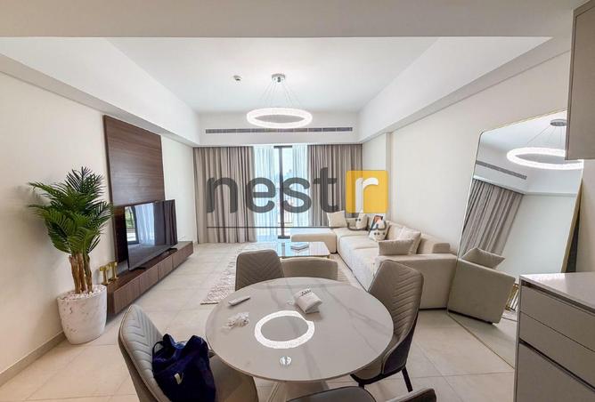 Upgraded 1 BR Apartment | Luxury Furnished photo 2