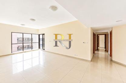 Apartment - 2 Bedrooms - 2 Bathrooms for rent in Golden Sands 9 - Al Mankhool - Bur Dubai - Dubai