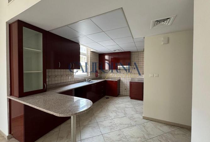 76975285 - Property Image 3