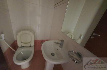 Apartment - 1 Bedroom - 2 Bathrooms for rent in Muwaileh 3 Building - Muwaileh - Sharjah