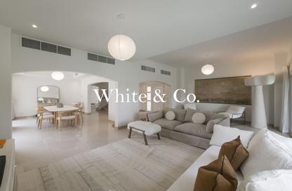 Villa - 3 Bedrooms - 3 Bathrooms for sale in Meadows 9 - Meadows - Dubai