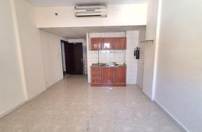 Apartment - Studio - 1 Bathroom for rent in Al Butina B - Al Butina - Sharjah