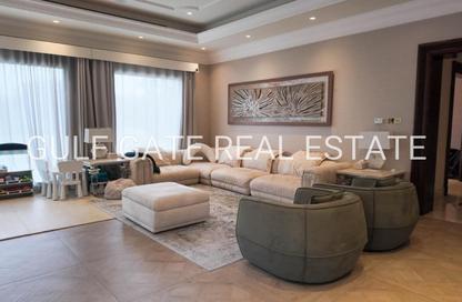 Villa - 5 - 6 for rent in Sector H - Emirates Hills - Dubai Villa - 5 - 6 for rent in Sector H - Emirates Hills - Dubai