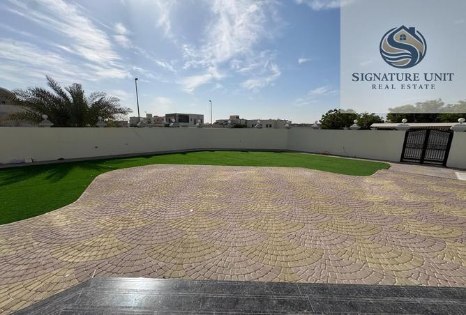 128811796 - Property Image 3