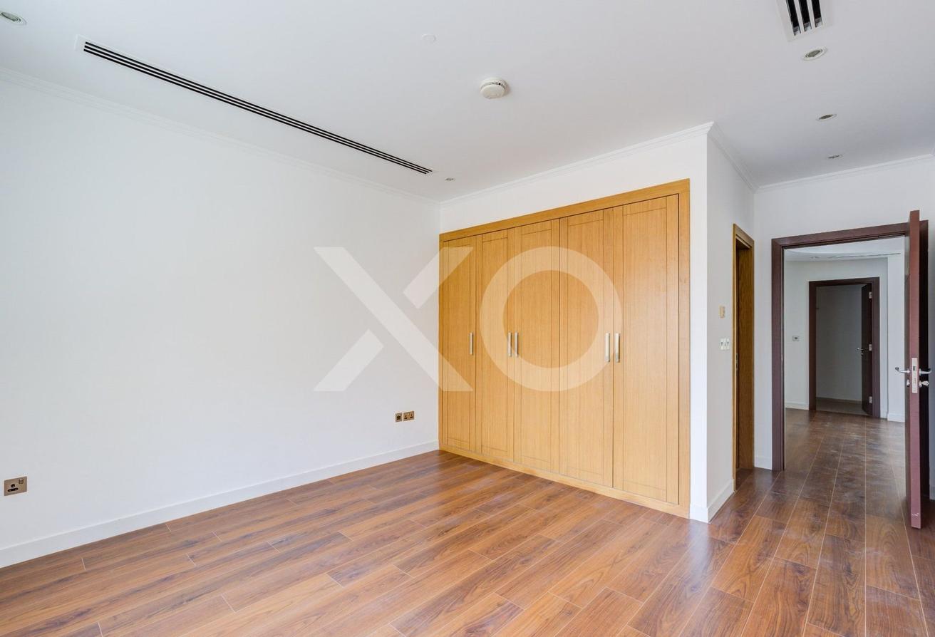Huge Plot | Available Now | Corner Unit photo 10