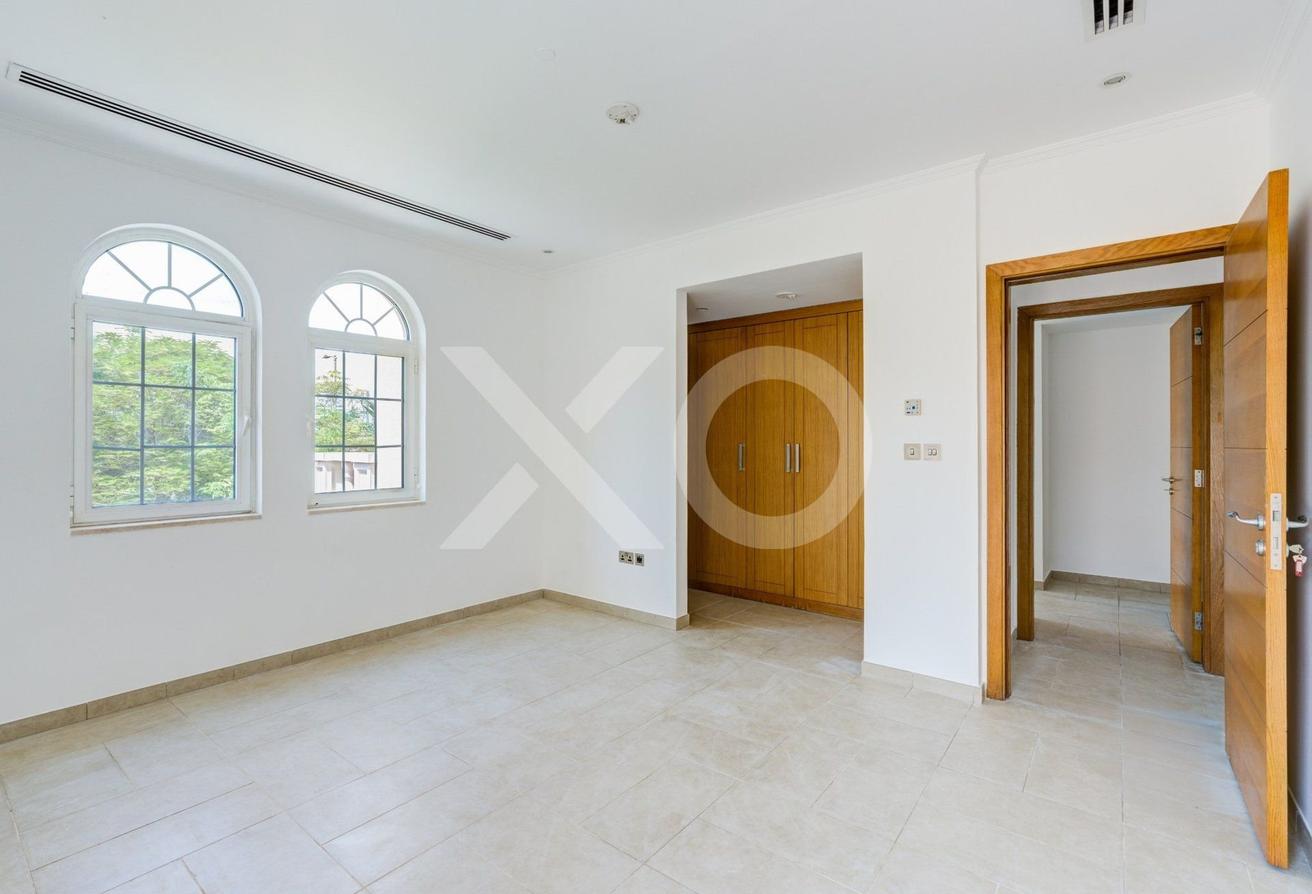 Huge Plot | Available Now | Corner Unit photo 14