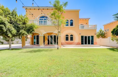 Villa - 5 Bedrooms - 6 Bathrooms for rent in District 2 - Jumeirah Park - Dubai