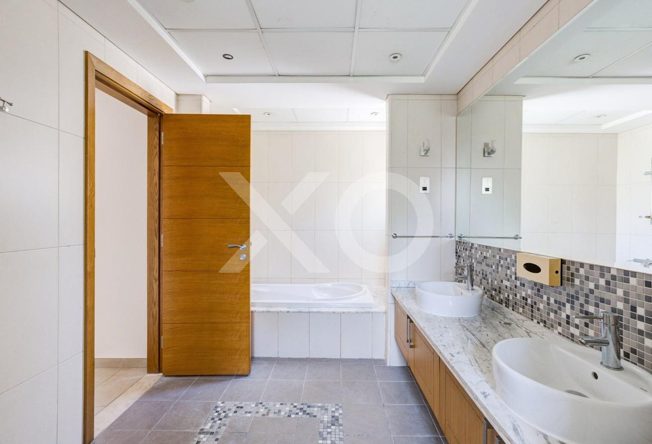 Huge Plot | Available Now | Corner Unit photo 13