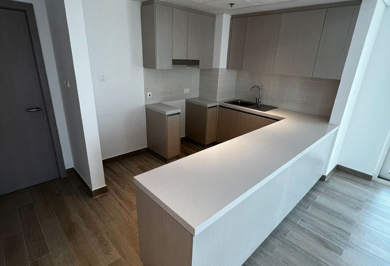 Corner Unit | Sea world & Ferrari View | Prime Loc