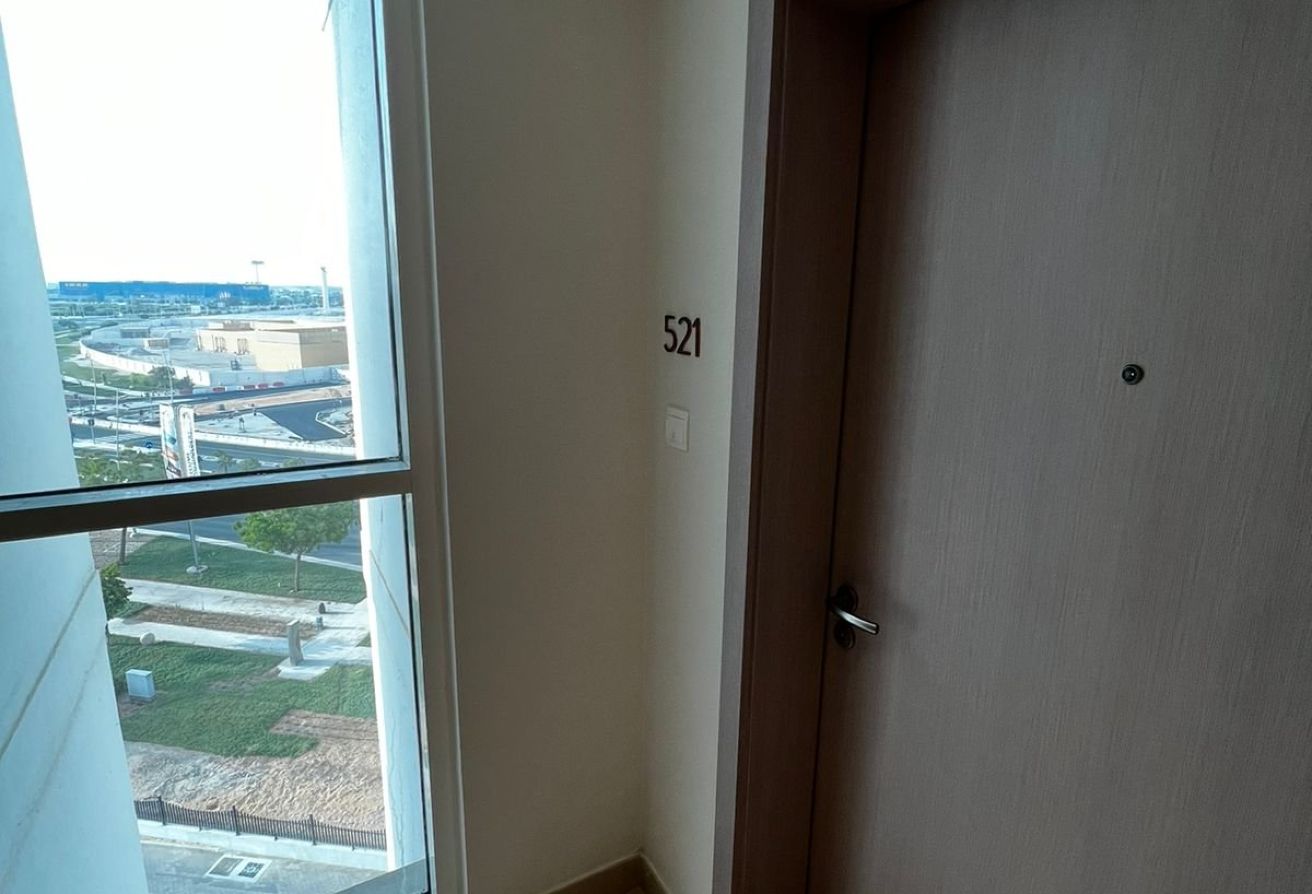 Corner Unit | Sea world & Ferrari View | Prime Loc