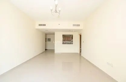 شقة - غرفة نوم - 2 حمامات للايجار في May ريزيدنس 1 - ماي رزدنس - الضاحية 10 - قرية جميرا الدائرية - دبي