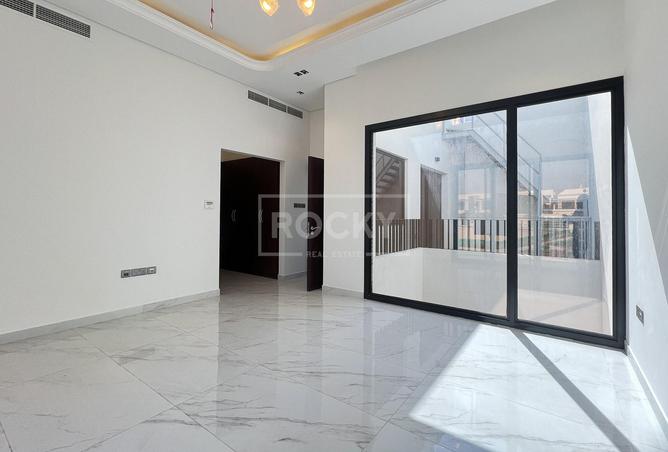 56960913 - Property Image 2