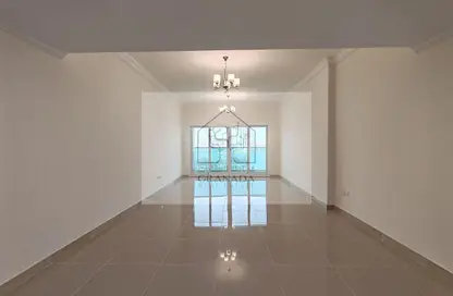 Apartment - 3 Bedrooms - 4 Bathrooms for rent in Al Majaz 1 - Al Majaz - Sharjah
