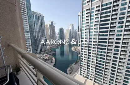 شقة - 2 غرف نوم - 4 حمامات للايجار في برج أيكون 1 - (JLT) مجمع M - أبراج بحيرات الجميرا - دبي