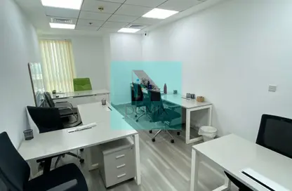 مكتب - استوديو - 1 حمام للايجار في برج لطيفة - شارع الشيخ زايد - دبي