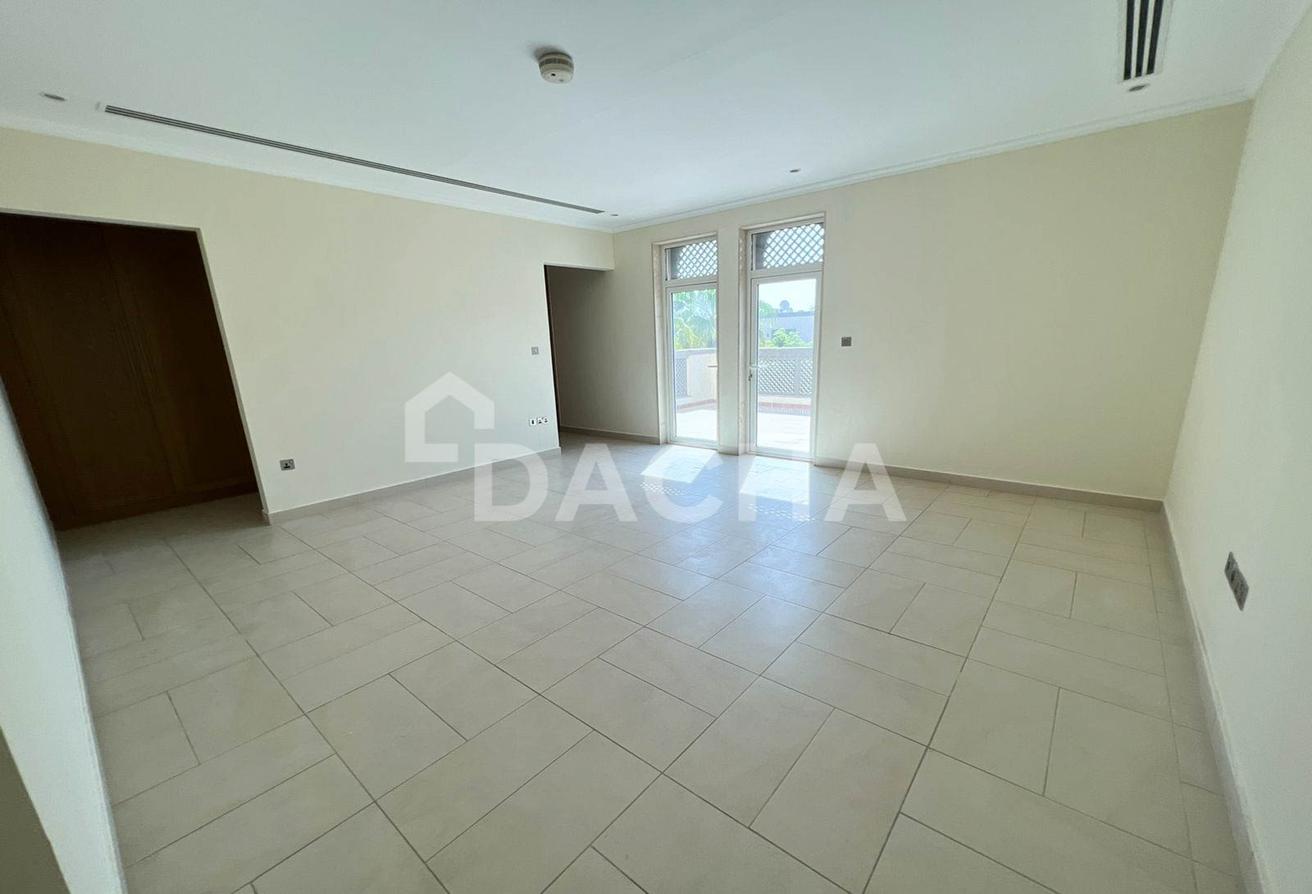 4 BR Large | Pool and Garden | Quiet Location photo 5