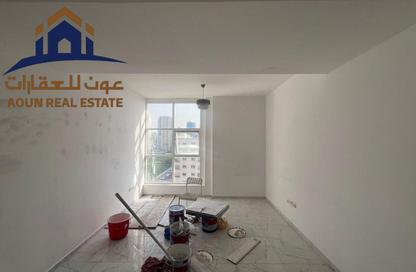 Apartment - 2 Bedrooms - 2 Bathrooms for rent in Sarh Al Emarat Tower - Al Majaz 3 - Al Majaz - Sharjah