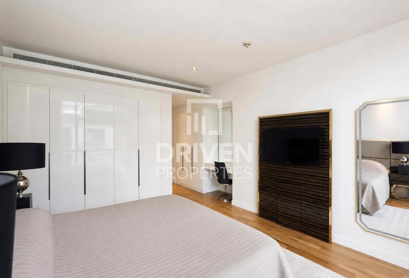 Spacious Layout | Premium | Modern Layout photo 13