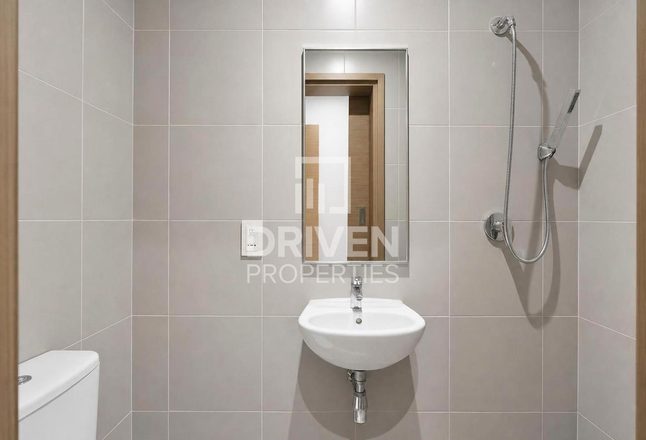 Spacious Layout | Premium | Modern Layout photo 18