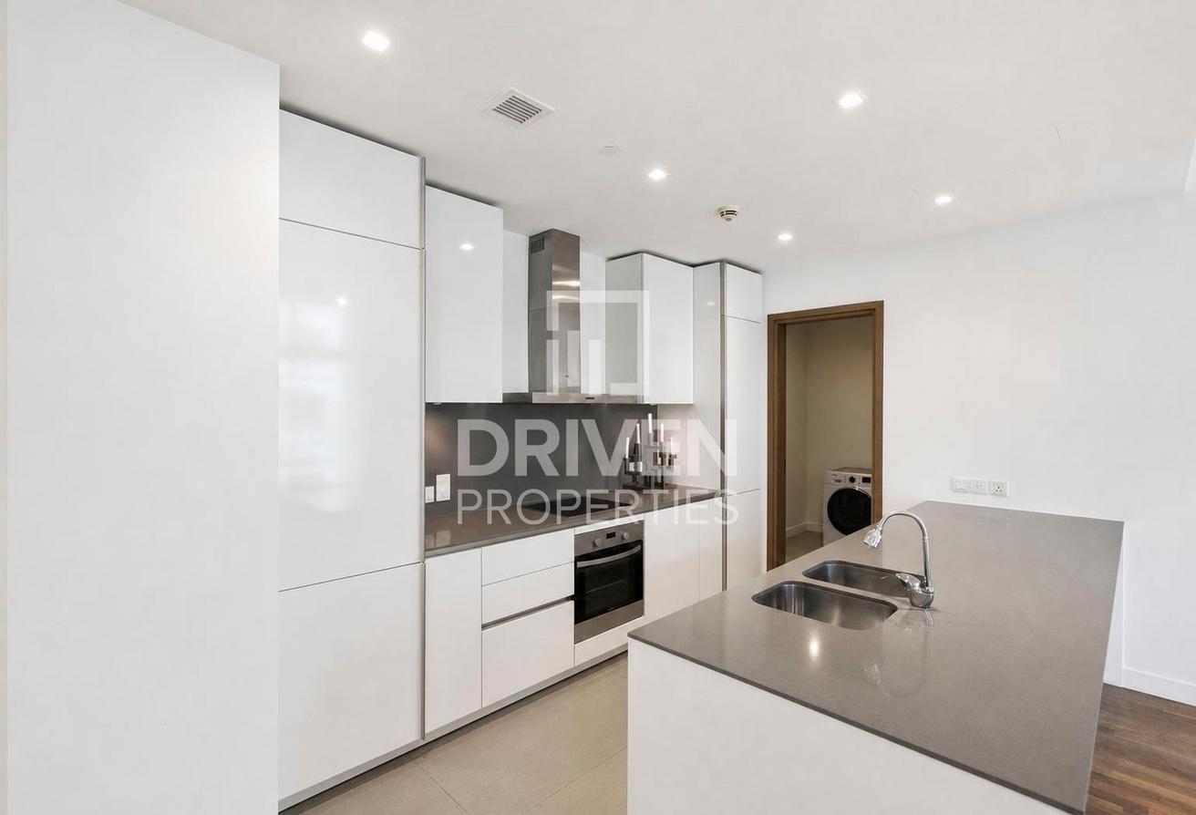 Spacious Layout | Premium | Modern Layout photo 16