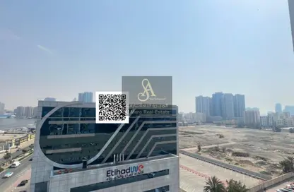 شقة - غرفة نوم - 2 حمامات للايجار في أورينت تاور 1 - أورينت تاور - البستان - عجمان