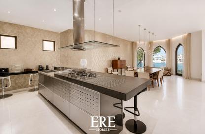 Villa - 4 Bedrooms - 5 Bathrooms for sale in Garden Homes Frond M - Garden Homes - Palm Jumeirah - Dubai