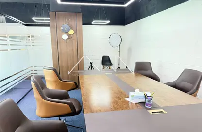 مكتب - غرفة نوم - 1 حمام للبيع في خليج آيريس - الخليج التجاري - دبي