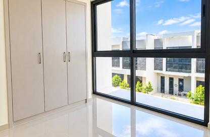 Villa - 3 - 5 for rent in Coursetia - Damac Hills 2 - Dubai Villa - 3 - 5 for rent in Coursetia - Damac Hills 2 - Dubai