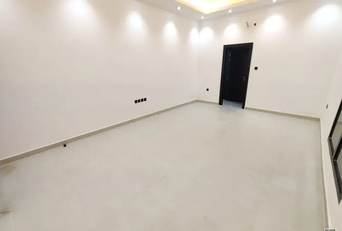 147770795 - Property Image 3