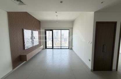 Apartment - 2 - 2 for rent in Burj Royale - Downtown Dubai - Dubai