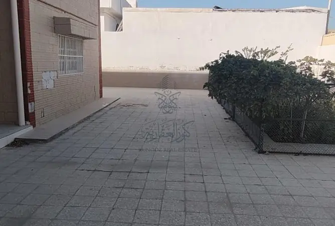 100401843 - Property Image 3