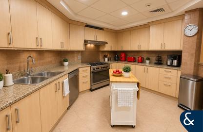 Apartment - 3 - 4 for sale in Al Basri - Shoreline Apartments - Palm Jumeirah - Dubai