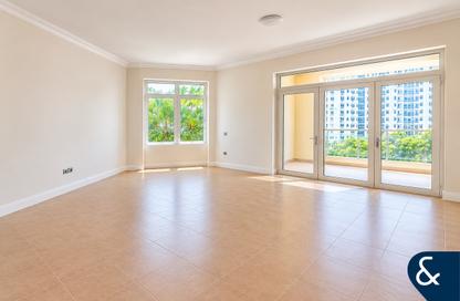 Apartment - 3 Bedrooms - 4 Bathrooms for sale in Al Basri - Shoreline Apartments - Palm Jumeirah - Dubai