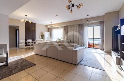 Apartment - 4 - 4 for rent in Rimal 5 - Rimal - Jumeirah Beach Residence - Dubai