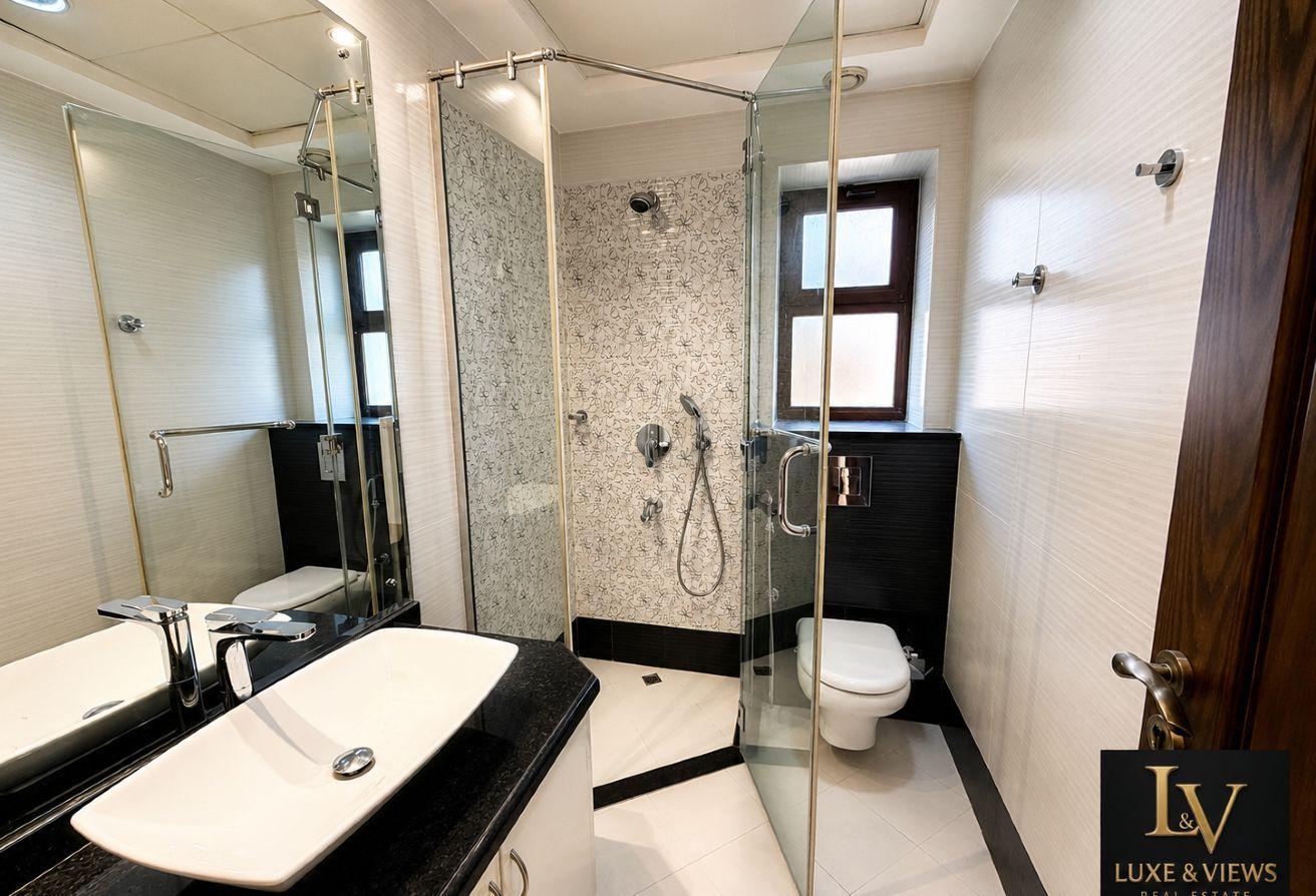 5BR Custom | Vacant | Pool | White Goods | Parks photo 19