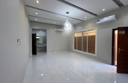 فيلا - 5 غرف نوم - 7 حمامات للايجار في قرية الاميرة - الياسمين - عجمان