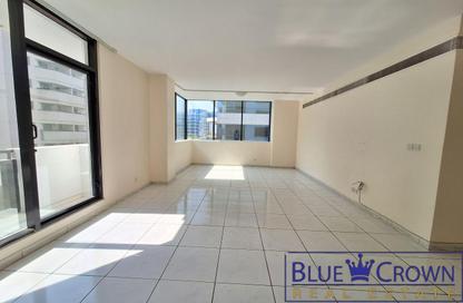 Apartment - 3 - 4 for rent in Golden Sands 8 - Al Mankhool - Bur Dubai - Dubai