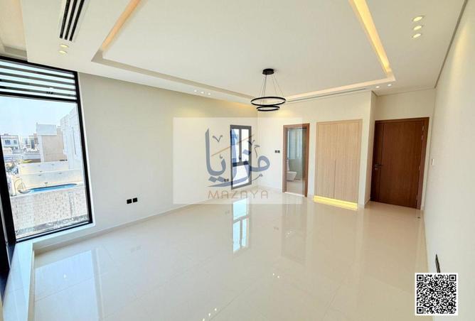 81118060 - Property Image 2