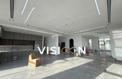 Villa - 5 Bedrooms - 7+ Bathrooms for rent in Al Aweer 1 - Al Aweer - Dubai Villa - 5 Bedrooms - 7+ Bathrooms for rent in Al Aweer 1 - Al Aweer - Dubai