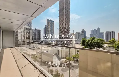 Apartment - 1 Bedroom - 2 Bathrooms for sale in Boulevard Point - Downtown Dubai - Dubai