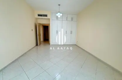 Apartment - 3 Bedrooms - 4 Bathrooms for rent in Al Anwar Tower - Al Khan Lagoon - Al Khan - Sharjah