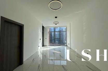 Apartment - 1 Bedroom - 2 Bathrooms for rent in Royal Regency - Business Bay - Dubai
