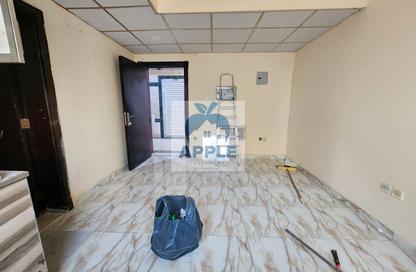 Apartment - Studio - 1 Bathroom for rent in Muwailih Building - Muwaileh - Sharjah