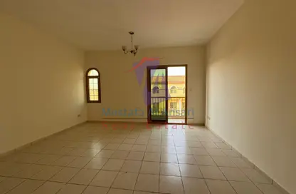 شقة - 1 حمام للايجار في S09 - طراز أسباني - المدينة العالمية - دبي