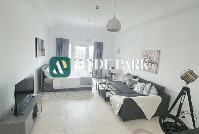 مؤثث بالكامل | إطلالة على البحر | طابق علوي | شاغر