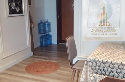 شقة - 2 غرف نوم - 3 حمامات للبيع في مساكن كورنيش عجمان - طريق كورنيش عجمان - عجمان